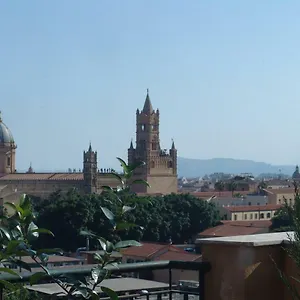 Camera-attico Luminoso Con Terrazza Séjour chez l'habitant Palerme